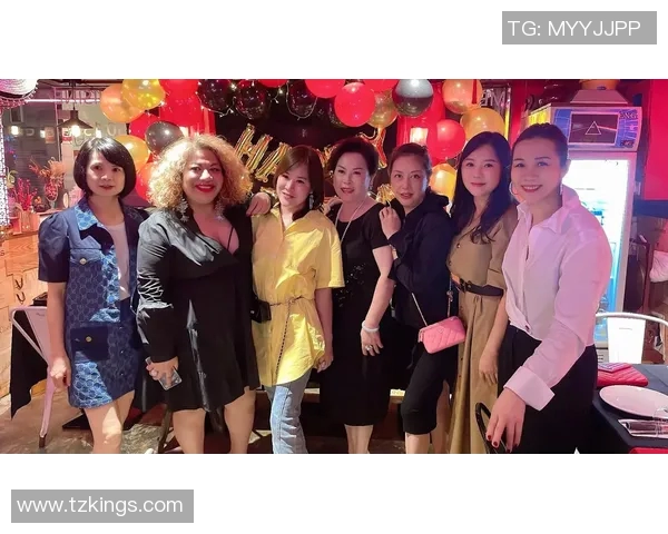 足球明星妻子怀孕照曝光幸福满满期待新生命降临温馨瞬间引发网友热议 足球明星妻子怀孕照曝光幸福满满期待新生命降临温馨瞬间引发网友热议